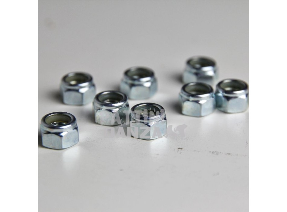 Tuercas autoblocantes plateadas
